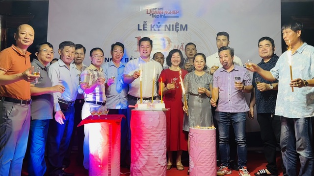 Gala kỷ niệm 13 năm thành lập Tạp chí Doanh nghiệp và Tiếp thị: Củng cố niềm tin, khát vọng phát triển đột phá và bền vững- Ảnh 3. Gala kỷ niệm 13 năm thành lập Tạp chí Doanh nghiệp và Tiếp thị: Củng cố niềm tin, khát vọng phát triển đột phá và bền vững- Ảnh 3.