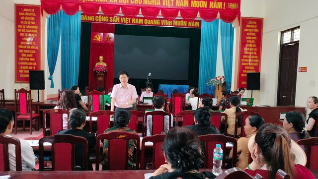 Phòng GD NHCSXH Thanh Thủy: Bảo đảm thông suốt dòng vốn chính sách tại điểm giao dịch Đoan Hạ- Ảnh 5. Phòng GD NHCSXH Thanh Thủy: Bảo đảm thông suốt dòng vốn chính sách tại điểm giao dịch Đoan Hạ- Ảnh 5.