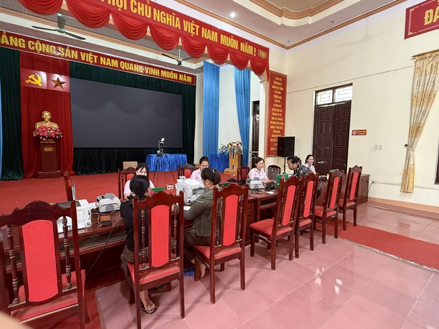 Phòng GD NHCSXH Thanh Thủy: Bảo đảm thông suốt dòng vốn chính sách tại điểm giao dịch Đoan Hạ- Ảnh 1. Phòng GD NHCSXH Thanh Thủy: Bảo đảm thông suốt dòng vốn chính sách tại điểm giao dịch Đoan Hạ- Ảnh 1.