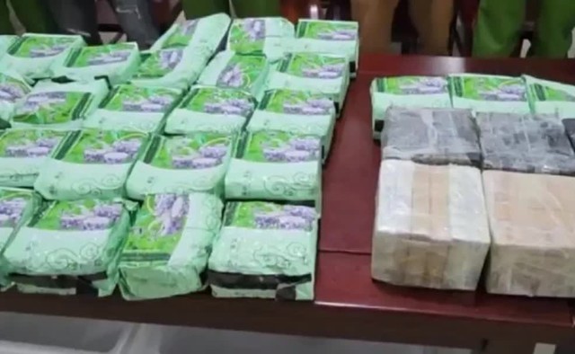 Nghệ An: Triệt phá đường dây ma túy lớn, thu giữ 60 bánh heroin và 37kg ma túy đá- Ảnh 2. Nghệ An: Triệt phá đường dây ma túy lớn, thu giữ 60 bánh heroin và 37kg ma túy đá- Ảnh 2.