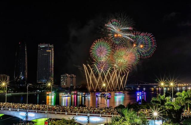 Chuyến bay đến Đà Nẵng tăng vọt ngay trước đêm chung kết DIFF 2025- Ảnh 1. Chuyến bay đến Đà Nẵng tăng vọt ngay trước đêm chung kết DIFF 2025- Ảnh 1.