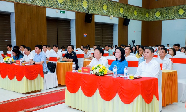 Cuộc thi ảnh, video 'Nghệ An hạnh phúc - Happy Nghệ An năm 2025' lan tỏa vẻ đẹp đất và người xứ Nghệ- Ảnh 3. Cuộc thi ảnh, video 'Nghệ An hạnh phúc - Happy Nghệ An năm 2025' lan tỏa vẻ đẹp đất và người xứ Nghệ- Ảnh 3.