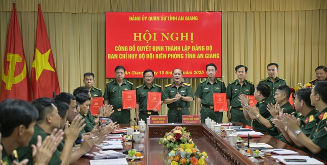 An Giang: Công bố quyết định thành lập Đảng bộ Ban Chỉ huy BĐBP tỉnh- Ảnh 2. An Giang: Công bố quyết định thành lập Đảng bộ Ban Chỉ huy BĐBP tỉnh- Ảnh 2.