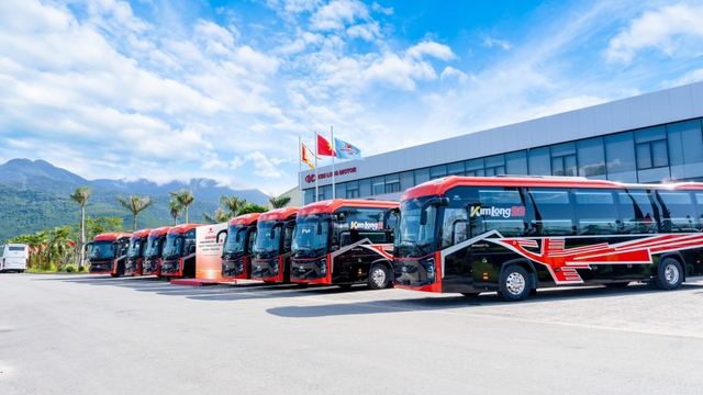 Thành phố Huế: Duy trì đà tăng trưởng tích cực về kinh tế - xã hội - Ảnh 2. Thành phố Huế: Duy trì đà tăng trưởng tích cực về kinh tế - xã hội - Ảnh 2.