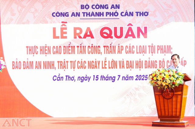 Công an TP Cần Thơ: Ra quân thực hiện cao điểm tấn công, trấn áp các loại tội phạm- Ảnh 3. Công an TP Cần Thơ: Ra quân thực hiện cao điểm tấn công, trấn áp các loại tội phạm- Ảnh 3.