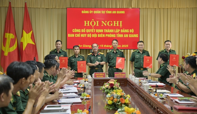 An Giang: Công bố quyết định thành lập Đảng bộ Ban Chỉ huy BĐBP tỉnh- Ảnh 3. An Giang: Công bố quyết định thành lập Đảng bộ Ban Chỉ huy BĐBP tỉnh- Ảnh 3.