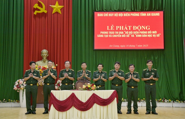 BĐBP tỉnh An Giang: Thi đua đổi mới sáng tạo, chuyển đổi số và bình dân học vụ số- Ảnh 1. BĐBP tỉnh An Giang: Thi đua đổi mới sáng tạo, chuyển đổi số và bình dân học vụ số- Ảnh 1.
