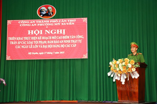Công an các xã, phường (TP Cần Thơ) ra quân thực hiện cao điểm tấn công, trấn áp tội phạm- Ảnh 7. Công an các xã, phường (TP Cần Thơ) ra quân thực hiện cao điểm tấn công, trấn áp tội phạm- Ảnh 7.