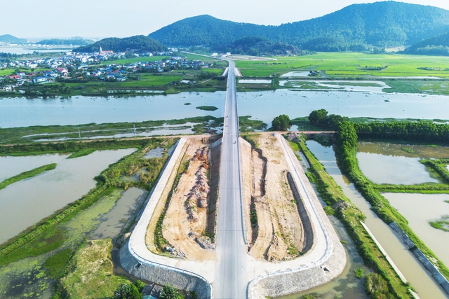 Nghệ An: Kỳ vọng đầu tư công “kéo” tăng trưởng đi lên.- Ảnh 2.