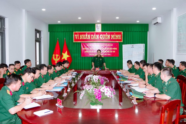 TP Cần Thơ: Khảo sát địa hình và kiểm tra các đơn vị Biên phòng biên giới biển- Ảnh 5. TP Cần Thơ: Khảo sát địa hình và kiểm tra các đơn vị Biên phòng biên giới biển- Ảnh 5.