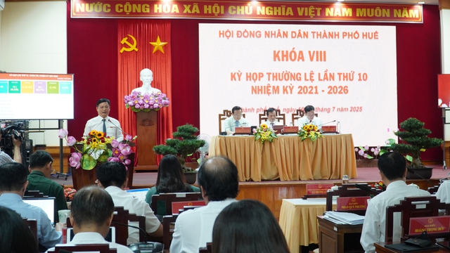Kỳ họp thứ 10, HĐND TP Huế khóa VIII: Quyết tâm bứt phá, hoàn thành mục tiêu trong năm bản lề- Ảnh 3. Kỳ họp thứ 10, HĐND TP Huế khóa VIII: Quyết tâm bứt phá, hoàn thành mục tiêu trong năm bản lề- Ảnh 3.