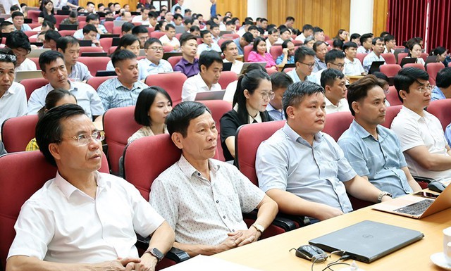 Hà Tĩnh: Nâng cao trách nhiệm giải quyết hồ sơ đất đai cho người dân- Ảnh 4. Hà Tĩnh: Nâng cao trách nhiệm giải quyết hồ sơ đất đai cho người dân- Ảnh 4.