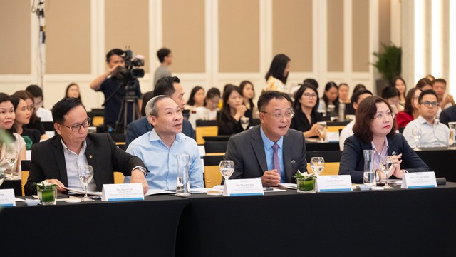 Nâng cao nhận thức nhà đầu tư hướng tới nâng hạng thị trường chứng khoán- Ảnh 3. Nâng cao nhận thức nhà đầu tư hướng tới nâng hạng thị trường chứng khoán- Ảnh 3.