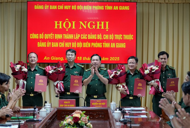 Ban Chỉ huy BĐBP tỉnh An Giang: Công bố quyết định thành lập Đảng bộ, Chi bộ trực thuộc- Ảnh 1.