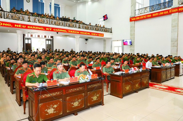 Công an TP Cần Thơ quyết tâm thực hiện thắng lợi nhiệm vụ chính trị trong những tháng cuối năm 2025- Ảnh 1.