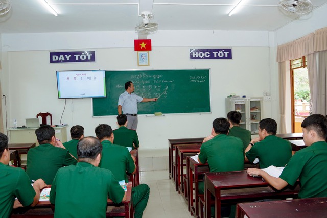 BĐBP TP. Cần Thơ: Khai mạc lớp bồi dưỡng tiếng Khmer năm 2025- Ảnh 3.