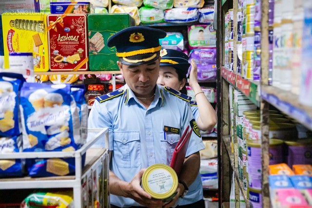 Thanh Hóa: Hàng giả “ bủa vây”, người tiêu dùng cần lên tiếng- Ảnh 3. Thanh Hóa: Hàng giả “ bủa vây”, người tiêu dùng cần lên tiếng- Ảnh 3.