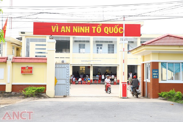 Tiếp tục phát huy vai trò người có uy tín trong giữ gìn ANTT tại cơ sở sau sáp nhập- Ảnh 1.