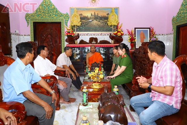 Tiếp tục phát huy vai trò người có uy tín trong giữ gìn ANTT tại cơ sở sau sáp nhập- Ảnh 2.