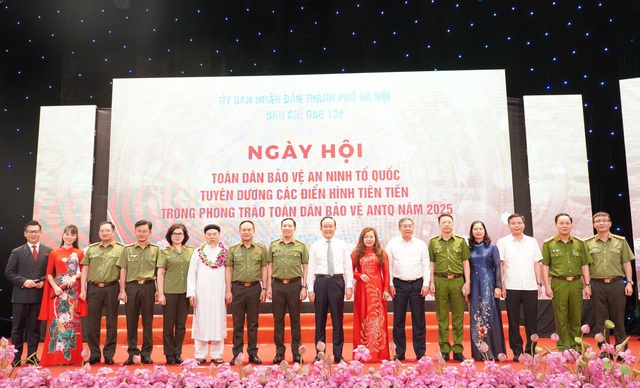 Hà Nội: Tuyên dương 39 gương điển hình tiên tiến trong phong trào toàn dân bảo vệ an ninh Tổ quốc- Ảnh 5.