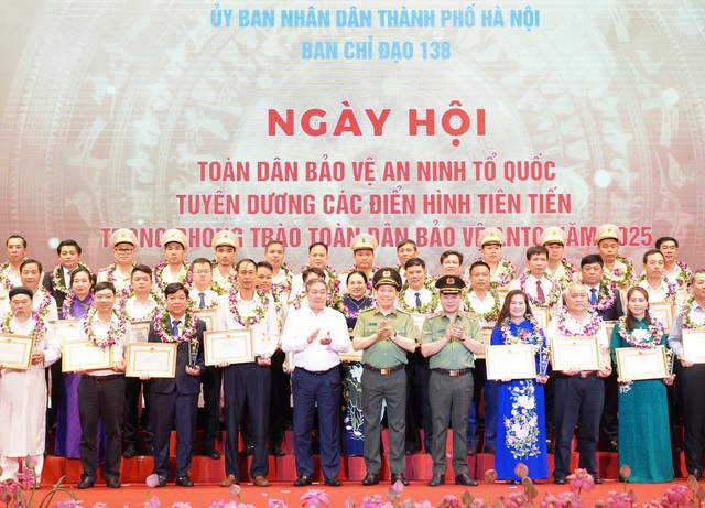 Hà Nội: Tuyên dương 39 gương điển hình tiên tiến trong phong trào toàn dân bảo vệ an ninh Tổ quốc- Ảnh 3.