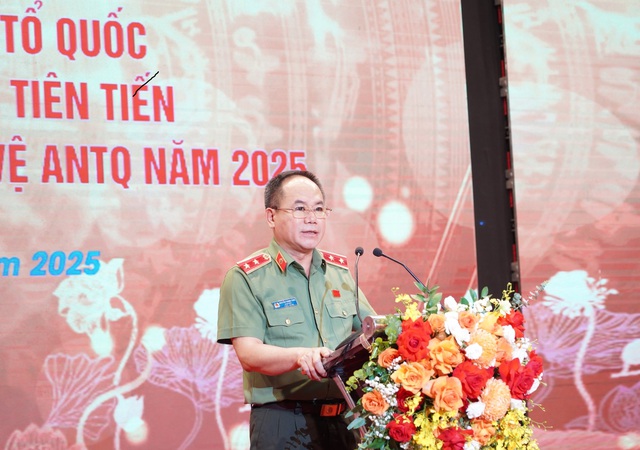 Hà Nội: Tuyên dương 39 gương điển hình tiên tiến trong phong trào toàn dân bảo vệ an ninh Tổ quốc- Ảnh 2.
