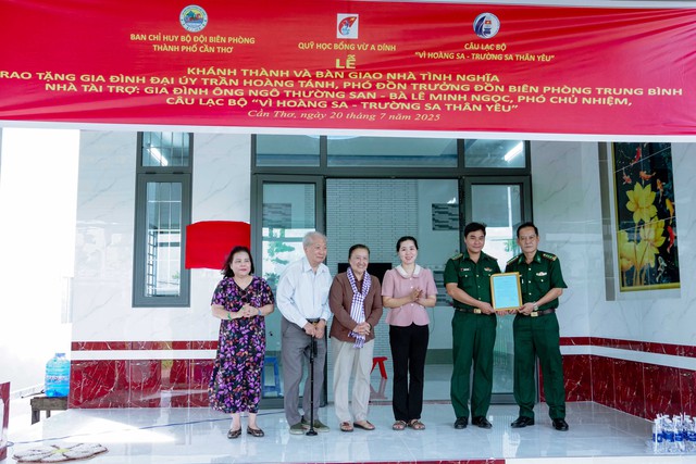 TP. Cần Thơ: Bàn giao Nhà tình nghĩa cho quân nhân có hoàn cảnh khó khăn- Ảnh 2.