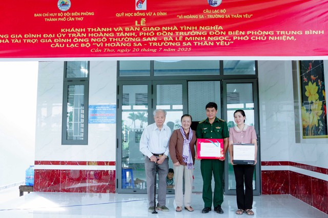 TP. Cần Thơ: Bàn giao Nhà tình nghĩa cho quân nhân có hoàn cảnh khó khăn- Ảnh 4.