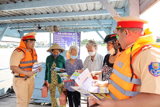 Phòng chống đuối nước ở trẻ em, trách nhiệm không của riêng ai- Ảnh 1. Phòng chống đuối nước ở trẻ em, trách nhiệm không của riêng ai- Ảnh 1.