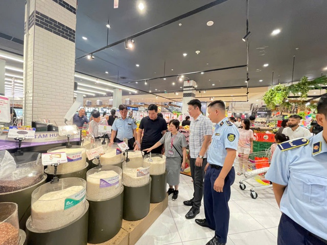 Hải Phòng: Đảm bảo nguồn cung hàng hóa, bình ổn thị trường ứng phó Bão số 3- Ảnh 1.