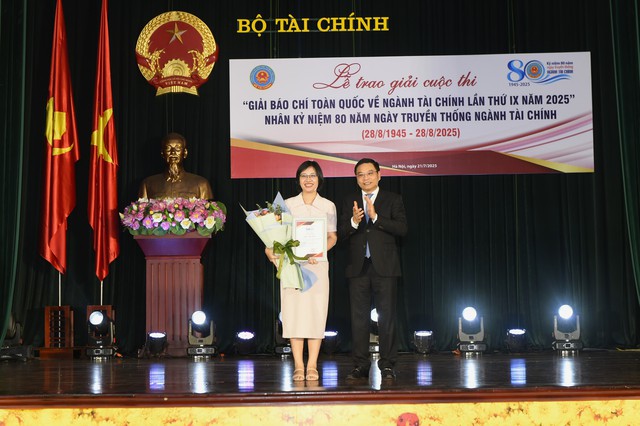 Hơn 50 tác phẩm đoạt giải báo chí toàn quốc về ngành Tài chính- Ảnh 2. Hơn 50 tác phẩm đoạt giải báo chí toàn quốc về ngành Tài chính- Ảnh 2.