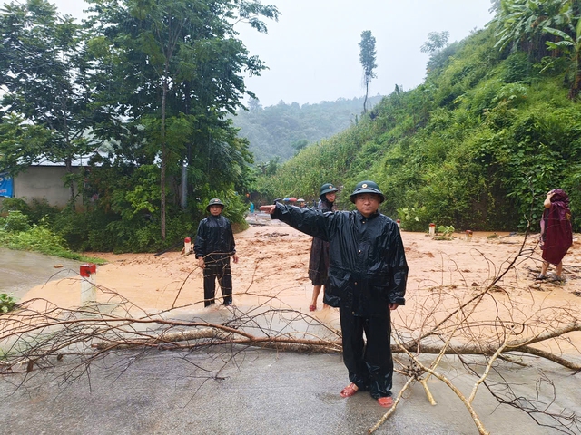 Nghệ An “kích hoạt” các giải pháp ứng phó với mưa bão- Ảnh 1. Nghệ An “kích hoạt” các giải pháp ứng phó với mưa bão- Ảnh 1.