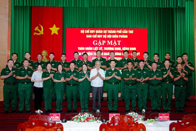 BĐBP TP. Cần Thơ: Nhiều hoạt động tri ân nhân ngày Thương binh - Liệt sĩ- Ảnh 6. BĐBP TP. Cần Thơ: Nhiều hoạt động tri ân nhân ngày Thương binh - Liệt sĩ- Ảnh 6.