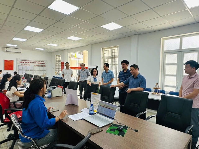 TTPVHCC phường Tam Thanh: Đẩy mạnh số hóa, hướng tới chính quyền điện tử- Ảnh 4.
