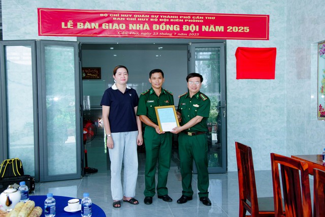 BĐBP TP. Cần Thơ: Bàn giao nhà đồng đội cho các quân nhân có hoàn cảnh khó khăn- Ảnh 3.