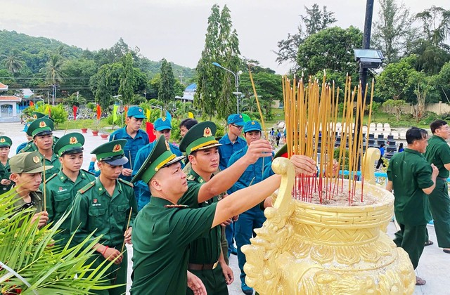 Ban Chỉ huy BĐBP tỉnh An Giang lan tỏa đạo lý “Uống nước nhớ nguồn”- Ảnh 2. Ban Chỉ huy BĐBP tỉnh An Giang lan tỏa đạo lý “Uống nước nhớ nguồn”- Ảnh 2.