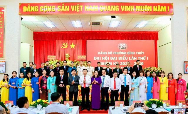 TP. Cần Thơ: Đại hội đại biểu Đảng bộ phường Bình Thủy lần thứ I- Ảnh 5. TP. Cần Thơ: Đại hội đại biểu Đảng bộ phường Bình Thủy lần thứ I- Ảnh 5.