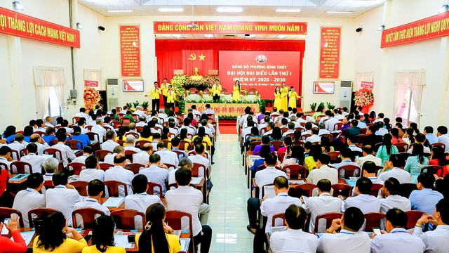 TP. Cần Thơ: Đại hội đại biểu Đảng bộ phường Bình Thủy lần thứ I- Ảnh 2. TP. Cần Thơ: Đại hội đại biểu Đảng bộ phường Bình Thủy lần thứ I- Ảnh 2.