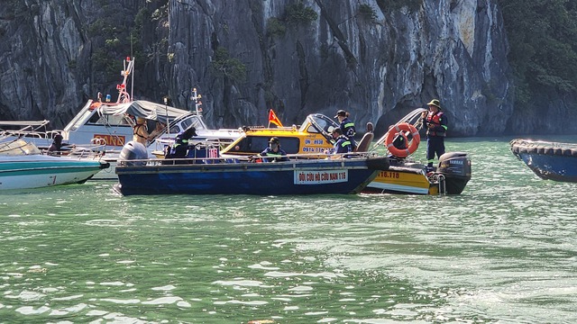 Vụ đắm tàu ở Quảng Ninh: Tìm thấy thi thể nạn nhân cuối cùng - Ảnh 13. Vụ đắm tàu ở Quảng Ninh: Tìm thấy thi thể nạn nhân cuối cùng - Ảnh 13.