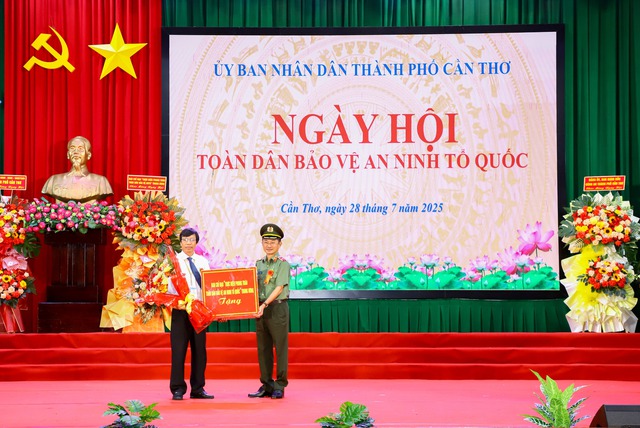 TP Cần Thơ: Tổ chức Ngày hội Toàn dân bảo vệ an ninh Tổ quốc năm 2025- Ảnh 5. TP Cần Thơ: Tổ chức Ngày hội Toàn dân bảo vệ an ninh Tổ quốc năm 2025- Ảnh 5.