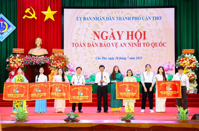 TP Cần Thơ: Tổ chức Ngày hội Toàn dân bảo vệ an ninh Tổ quốc năm 2025- Ảnh 8. TP Cần Thơ: Tổ chức Ngày hội Toàn dân bảo vệ an ninh Tổ quốc năm 2025- Ảnh 8.