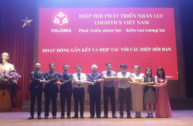 Chủ tịch Hội đồng Trường Đại học Giao thông vận tải được bầu làm Chủ tịch VALOMA- Ảnh 2. Chủ tịch Hội đồng Trường Đại học Giao thông vận tải được bầu làm Chủ tịch VALOMA- Ảnh 2.