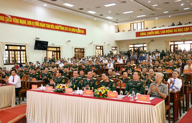 Lực lượng vũ trang Cần Thơ nhận Huân chương Bảo vệ Tổ quốc hạng Nhì- Ảnh 1.