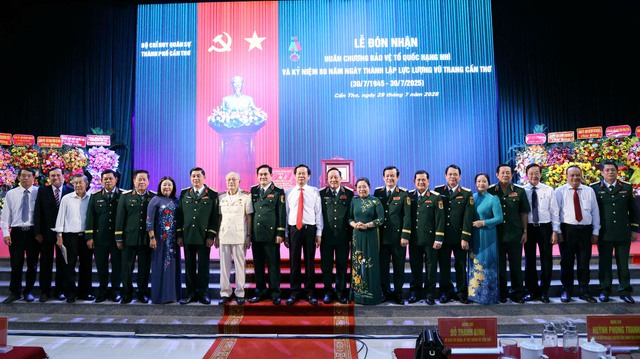 Lực lượng vũ trang Cần Thơ nhận Huân chương Bảo vệ Tổ quốc hạng Nhì- Ảnh 6.