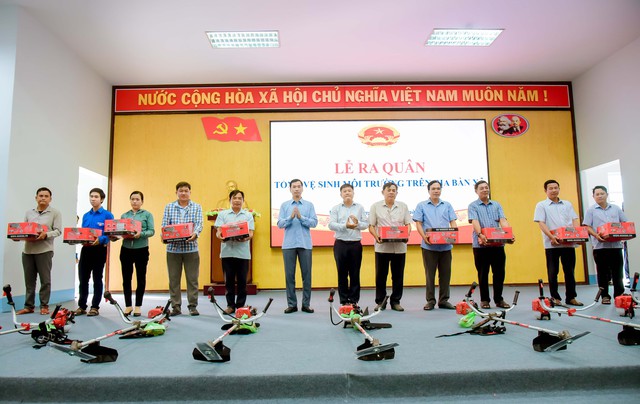 An Giang: Xã Vĩnh Phong ra quân chỉnh trang cảnh quan môi trường- Ảnh 1. An Giang: Xã Vĩnh Phong ra quân chỉnh trang cảnh quan môi trường- Ảnh 1.