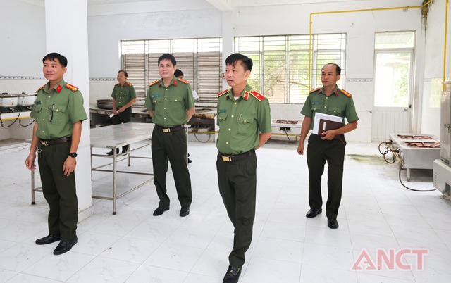 Giám đốc Công an TP Cần Thơ khảo sát, kiểm tra điều kiện làm việc sau sáp nhập- Ảnh 3.