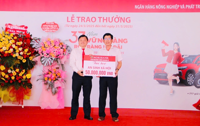 Agribank Chi nhánh Kiên Giang II trao giải Đặc biệt chương trình "37 năm vững vàng - Rộn ràng ưu đãi"- Ảnh 5.