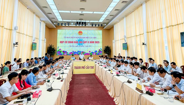 TP Cần Thơ: Nửa đầu năm, tổng mức bán lẻ hàng hóa và doanh thu dịch vụ đạt 171.450 tỷ đồng- Ảnh 1. TP Cần Thơ: Nửa đầu năm, tổng mức bán lẻ hàng hóa và doanh thu dịch vụ đạt 171.450 tỷ đồng- Ảnh 1.
