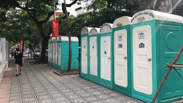 Hà Nội: Lắp đặt hơn 600 nhà vệ sinh lưu động phục vụ nhân dân đại lễ 2/9- Ảnh 1. Hà Nội: Lắp đặt hơn 600 nhà vệ sinh lưu động phục vụ nhân dân đại lễ 2/9- Ảnh 1.