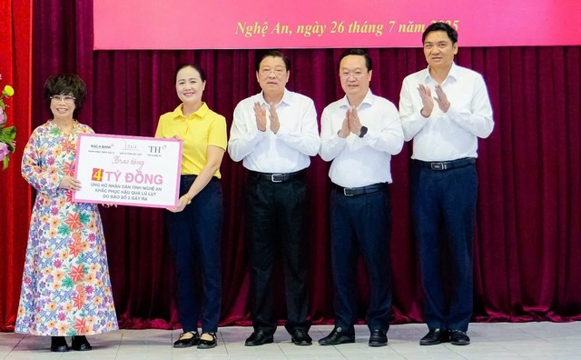 Chủ tịch UBND tỉnh Nghệ An chỉ đạo khắc phục hậu quả mưa lũ tại xã biên giới Mường Típ- Ảnh 5. Chủ tịch UBND tỉnh Nghệ An chỉ đạo khắc phục hậu quả mưa lũ tại xã biên giới Mường Típ- Ảnh 5.